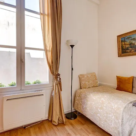 Small Luxurious In The Heart Of Saint Germain Apartman *
