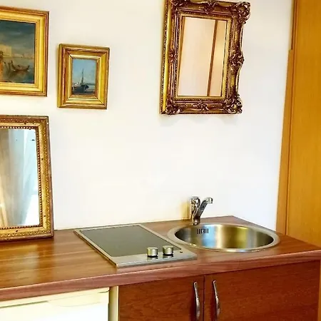 Small Luxurious In The Heart Of Saint Germain * Paris