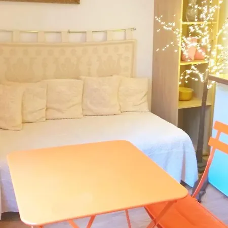 Small Luxurious In The Heart Of Saint Germain