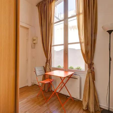 Small Luxurious In The Heart Of Saint Germain * Paris