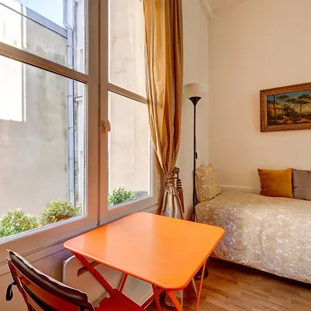 Small Luxurious In The Heart Of Saint Germain