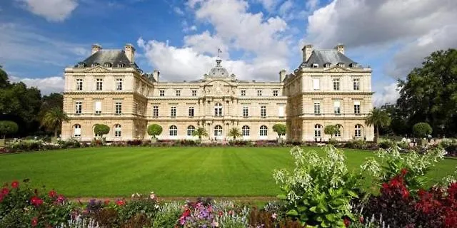 Small Luxurious In The Heart Of Saint Germain Parijs